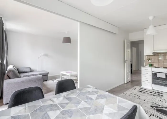 Easy And Short From The Airport *